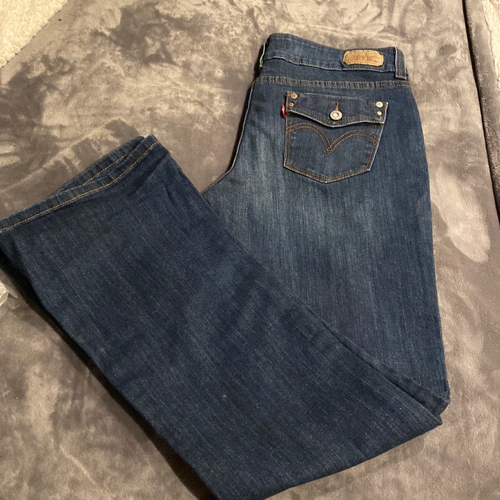 Levi’s 526 H)